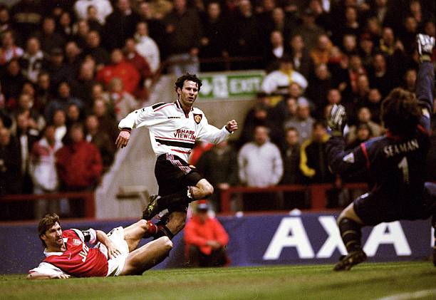 Ryan Giggs scores against Arsenal in the 1999 FA Cup semi-finals 