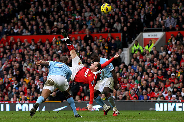 Wayne Rooney scores incredible overhead kick vs Manchester City 