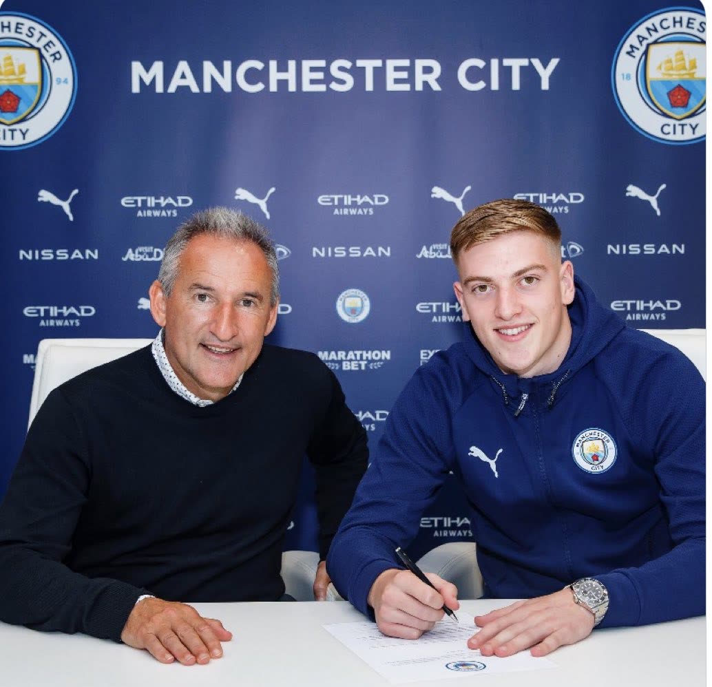 Liam Delap signs new contract at Man City